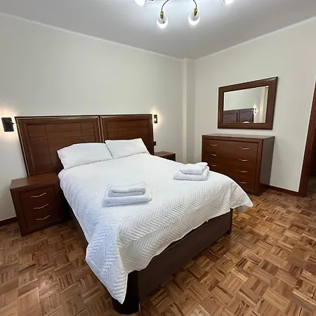 Centro. Tres Dormitorios, Dos Banos Y Terrazas * Βίγκο