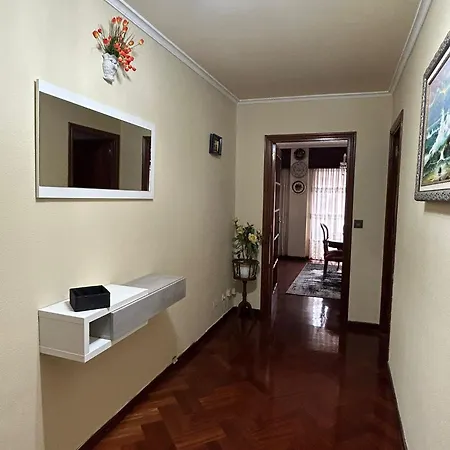 Centro. Tres Dormitorios, Dos Banos Y Terrazas * Βίγκο