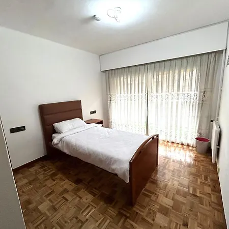 Apartamento Centro. Tres Dormitorios, Dos Banos Y Terrazas *